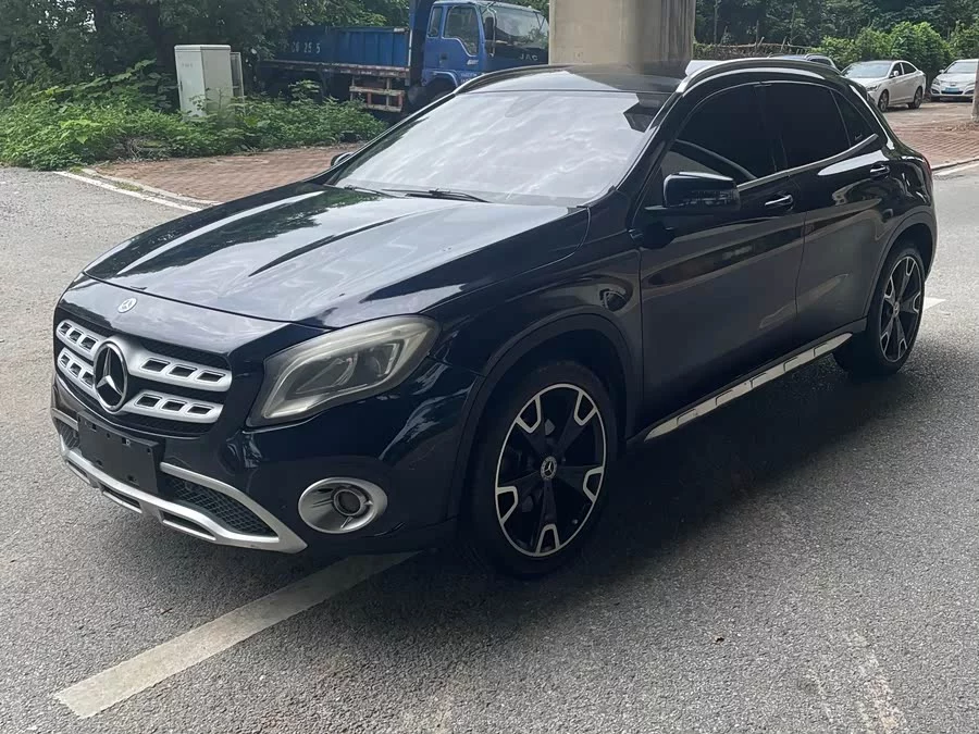 Mercedes Benz GLA