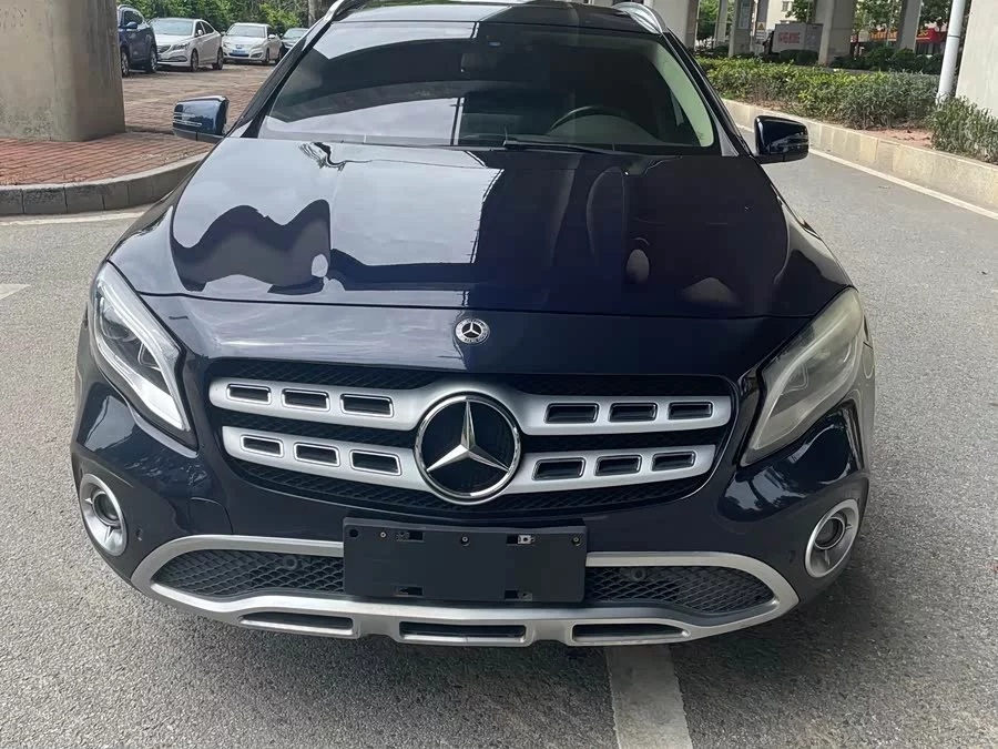 Mercedes Benz GLA