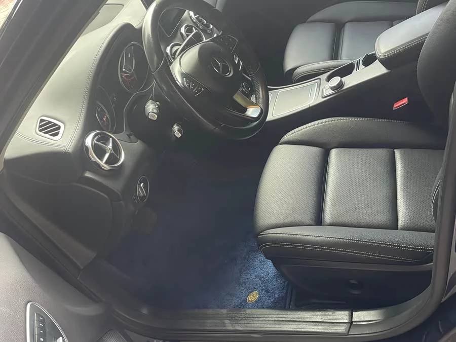 Mercedes Benz GLA