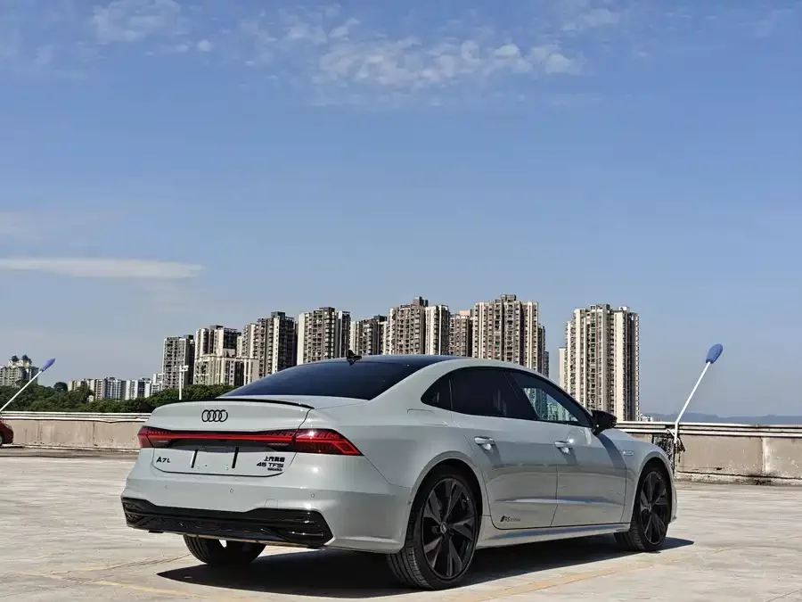 Audi A7L