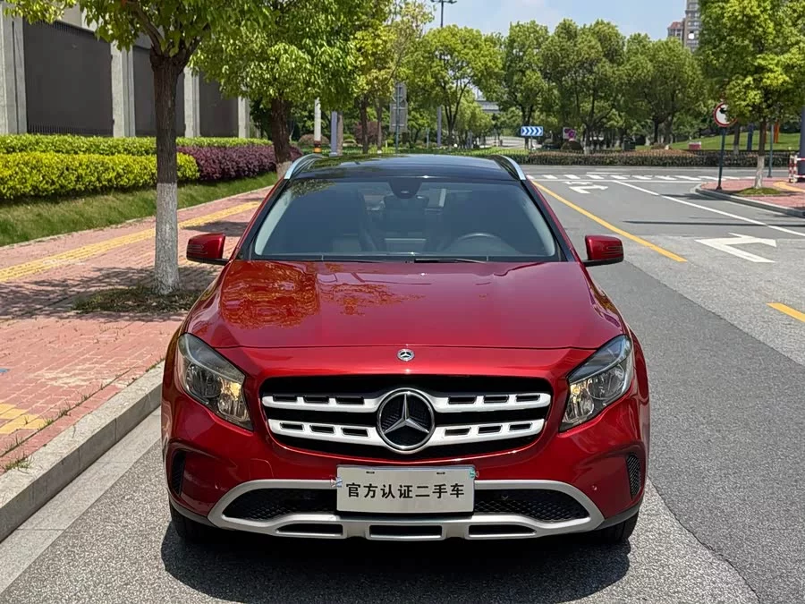 Mercedes Benz GLA