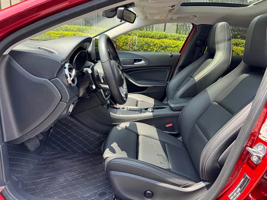 Mercedes Benz GLA