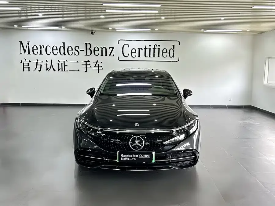 Mercedes Benz EQS