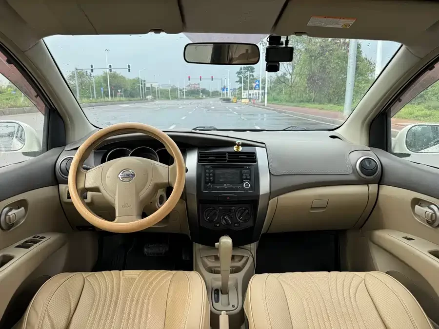 Nissan Livina
