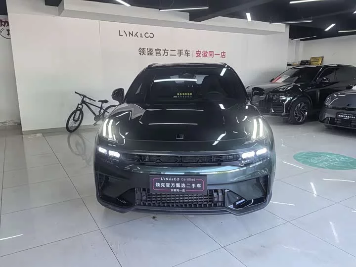 Lynk & Co 06