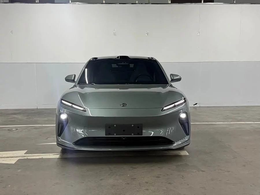 NIO ET5