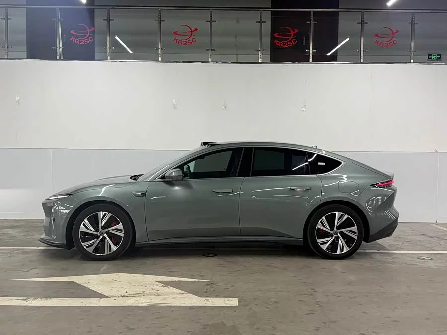 NIO ET5
