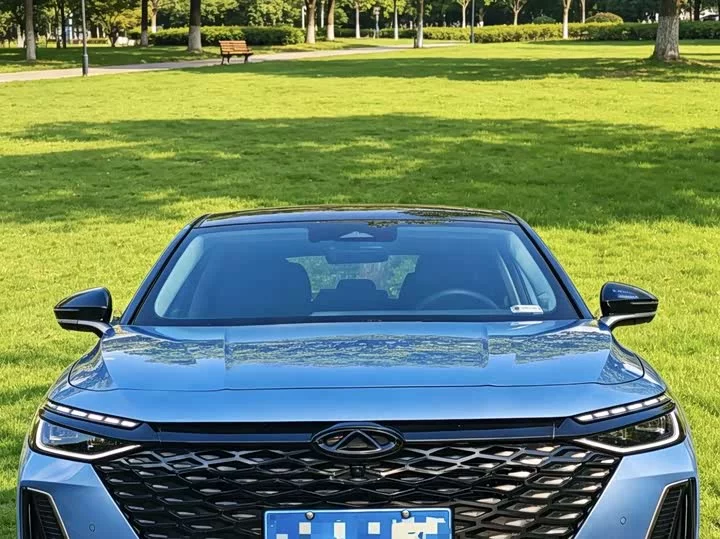 Chery Arrizo 8