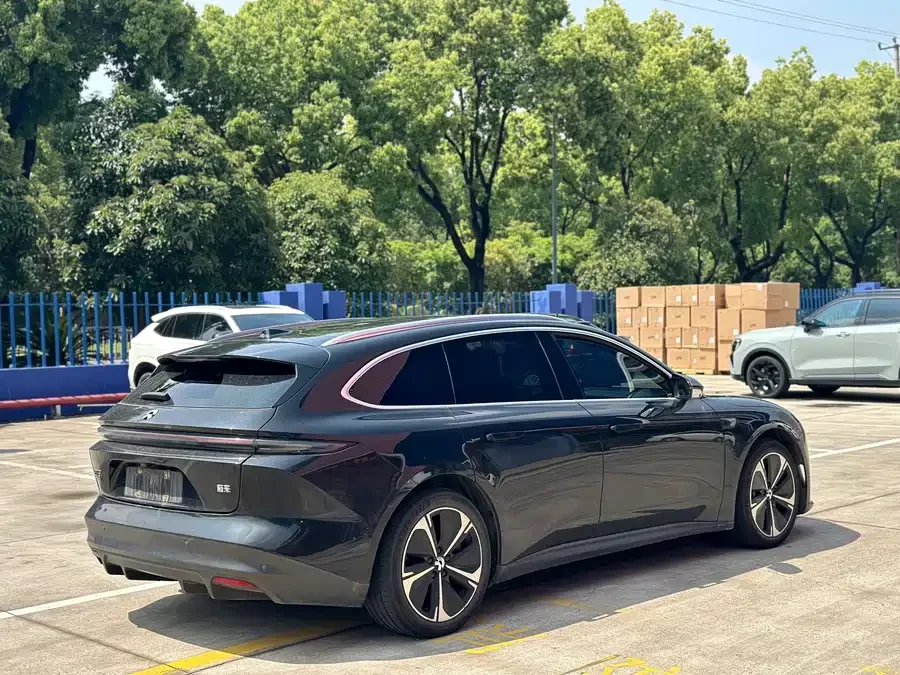 NIO ET5T