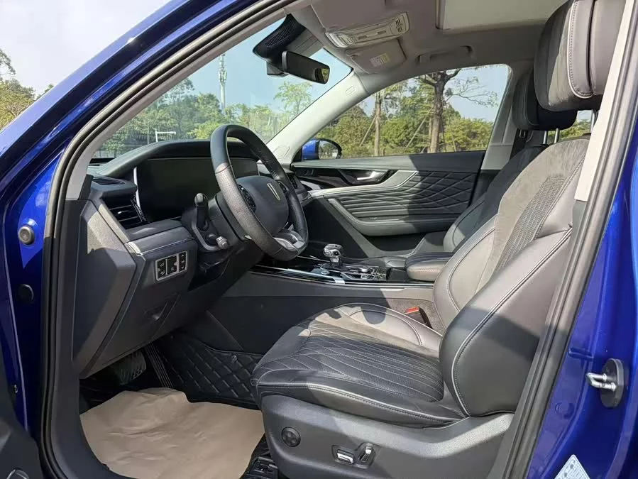 Hongqi HS5