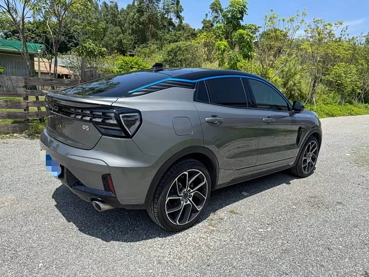 Lynk & Co 05