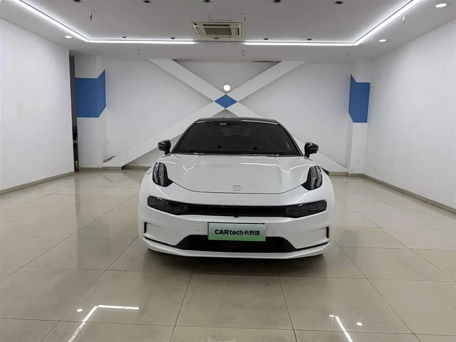 Zeekr 001