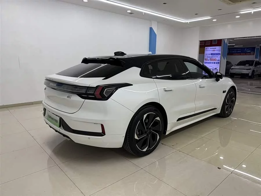 Zeekr 001