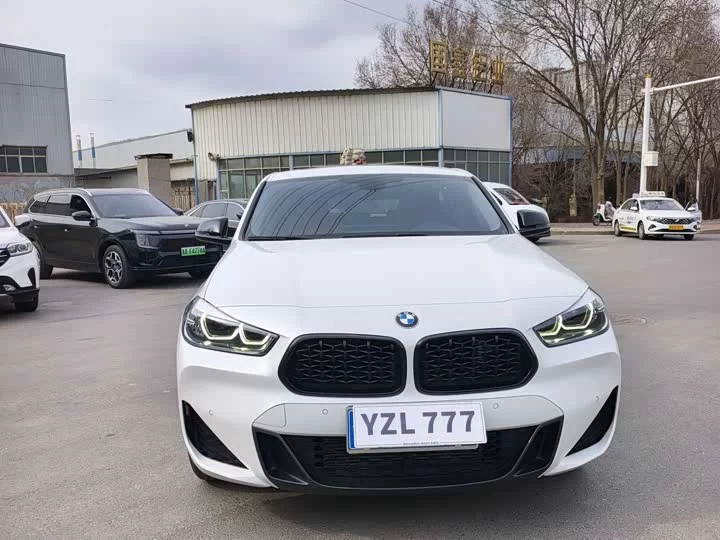 BMW X2