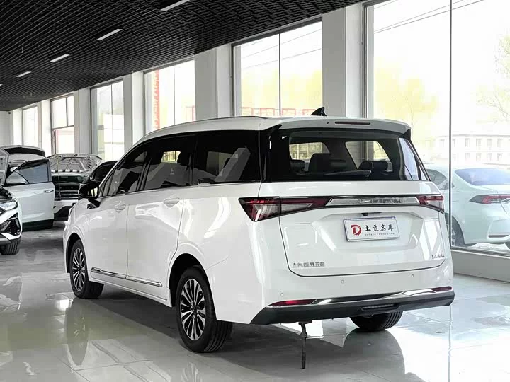 Wuling Jiachen