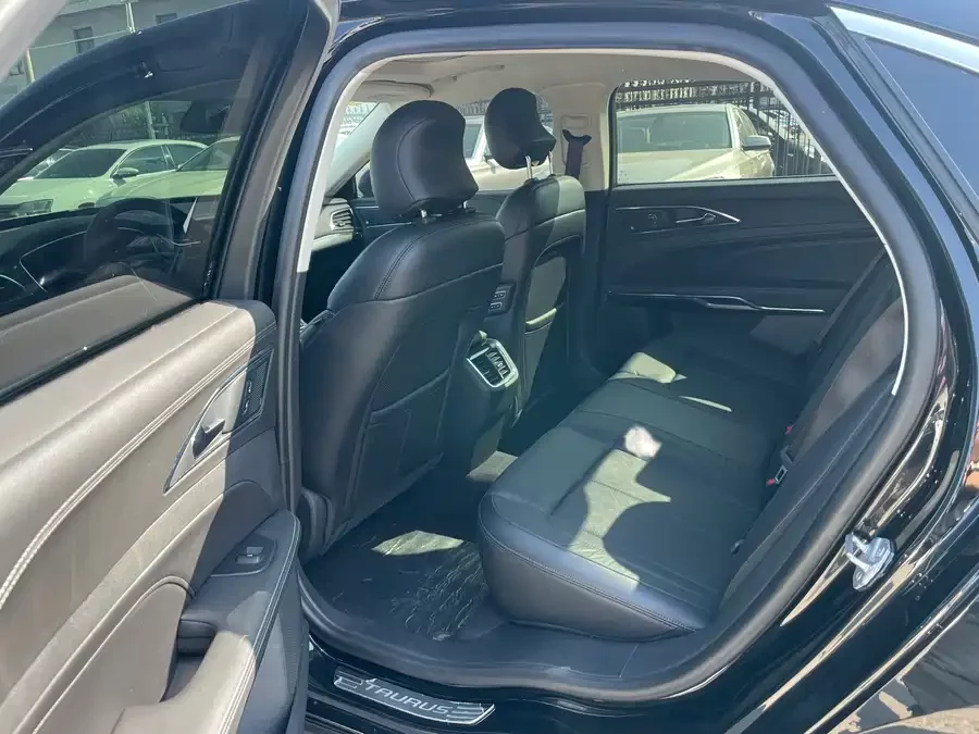 Ford Taurus