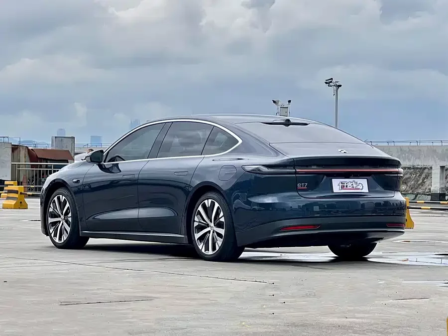 NIO ET7