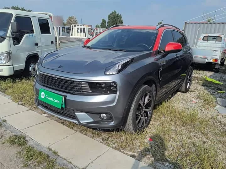 Lynk & Co 01 EM-P