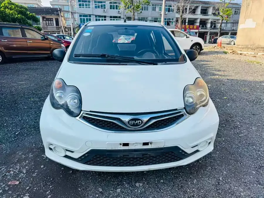 BYD F0