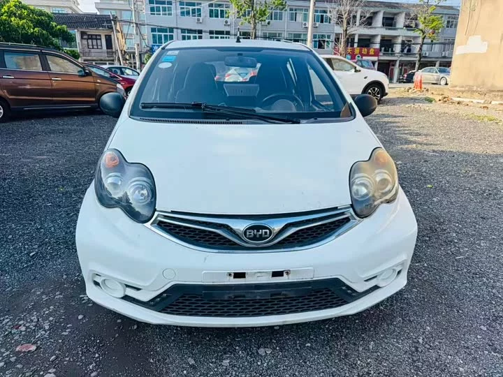 BYD F0