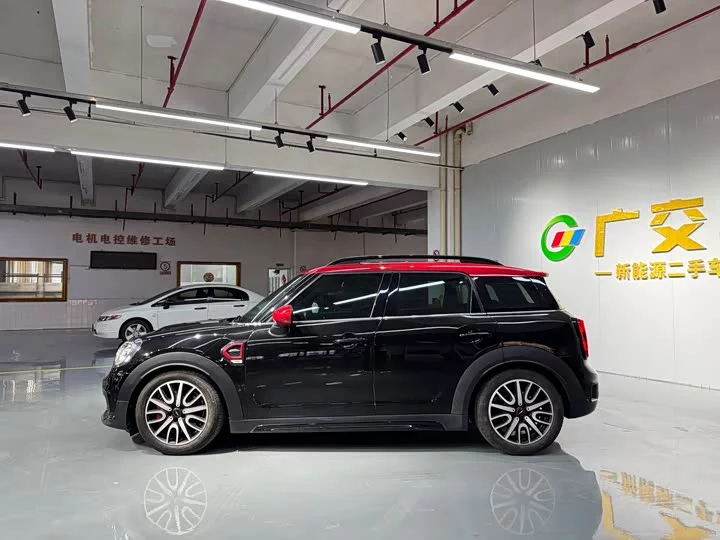 MINI JCW COUNTRYMAN
