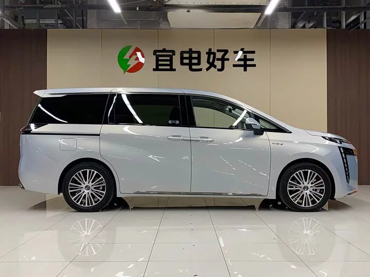 GAC Trumpchi E8 PHEV