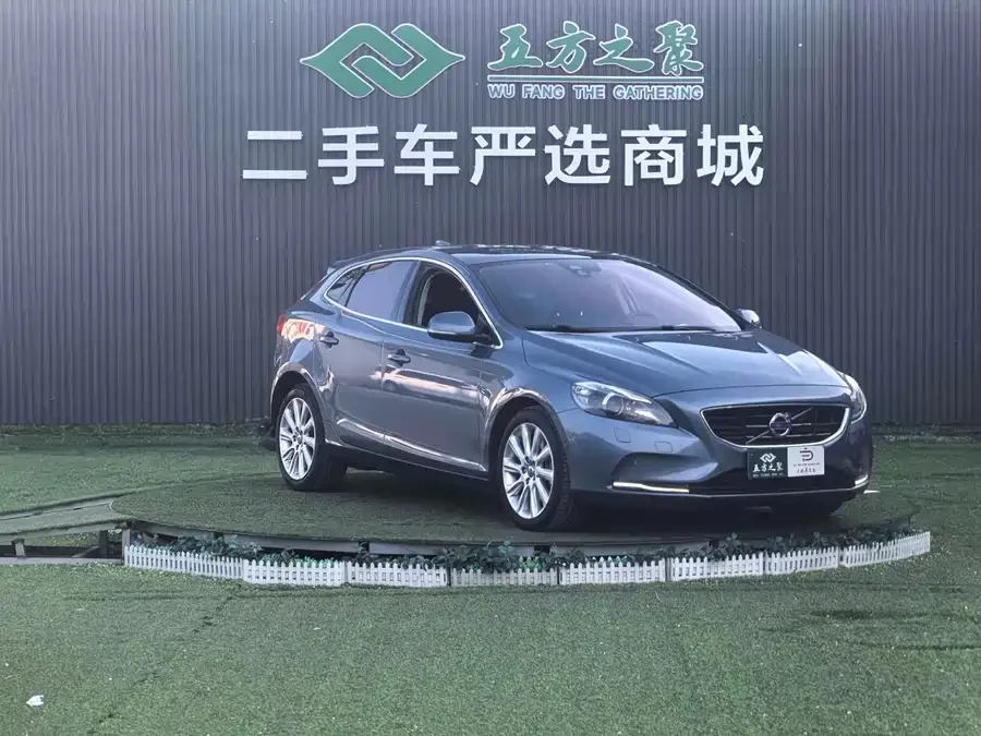Volvo V40