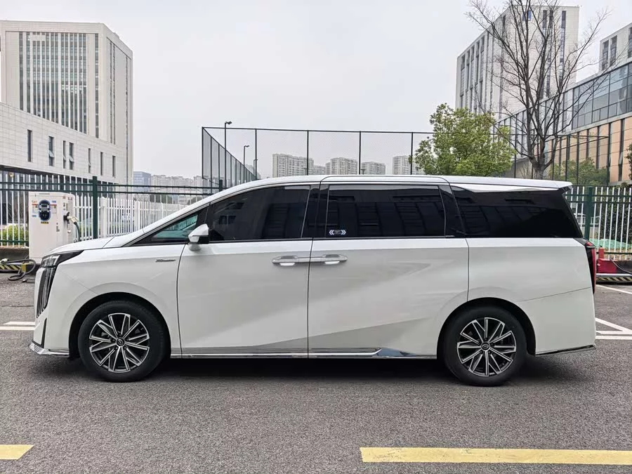 GAC Trumpchi M8
