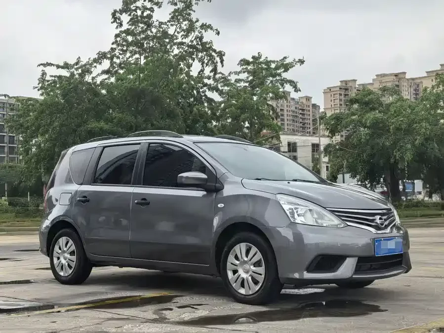 Nissan Livina