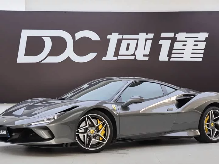 ferrari F8