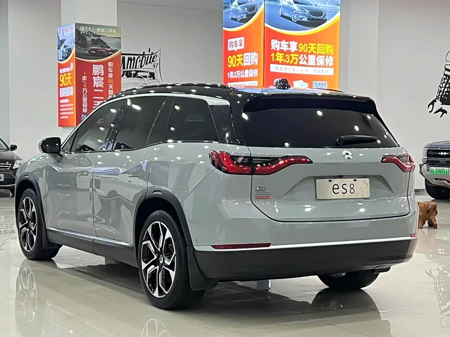 NIO ES8