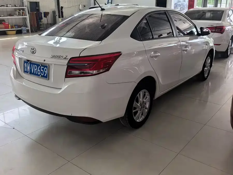 Toyota YARiS L Enjoy