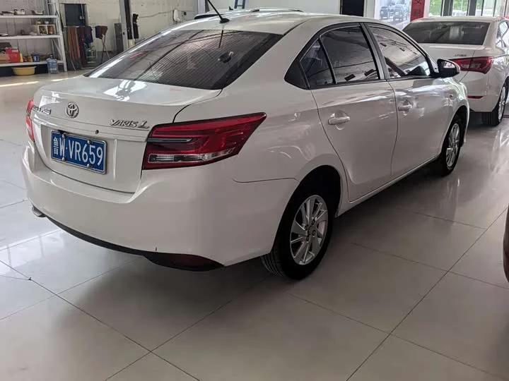 Toyota YARiS L Enjoy