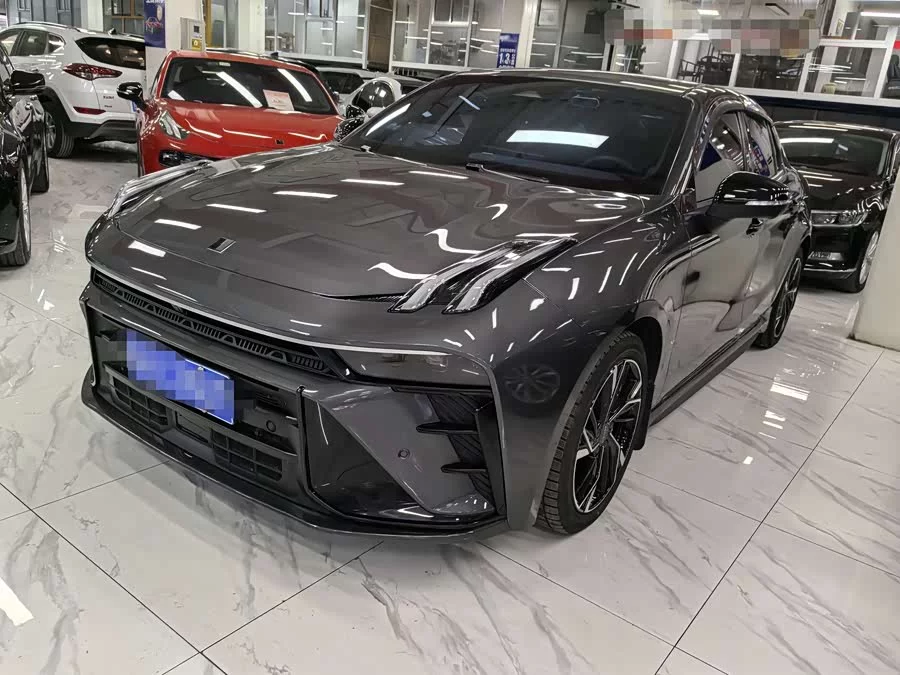 Lynk & Co 03