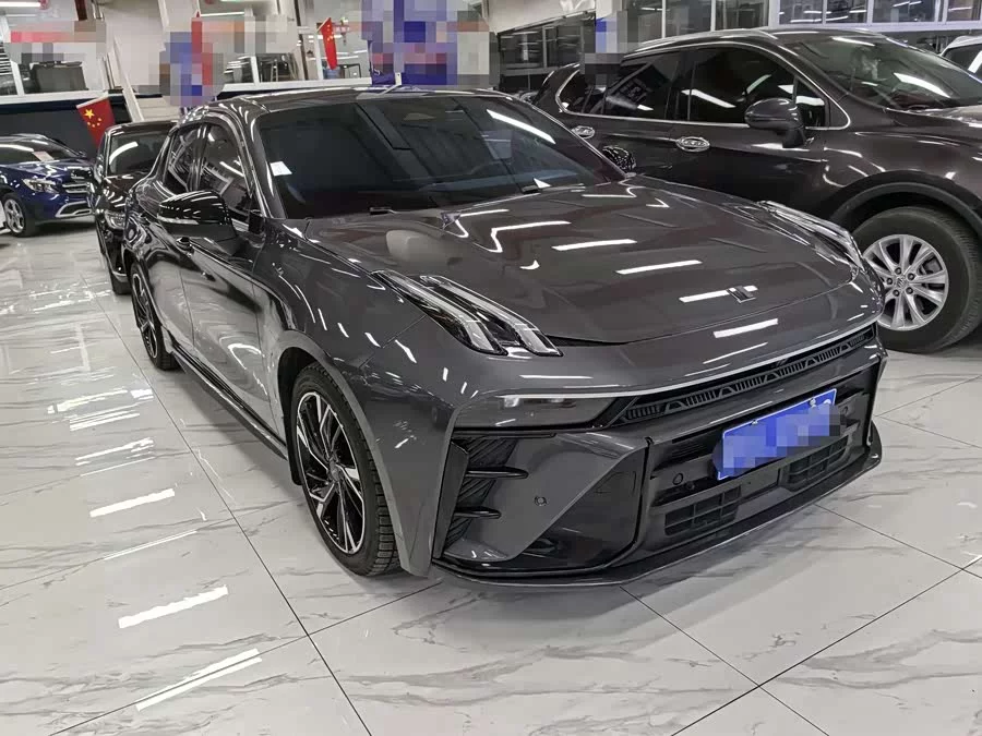 Lynk & Co 03
