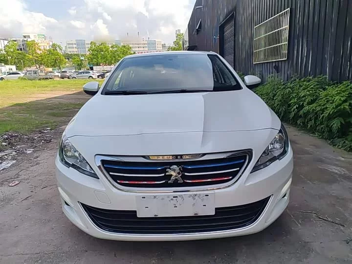 Peugeot 408