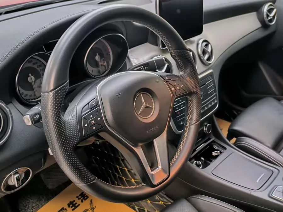 Mercedes Benz GLA