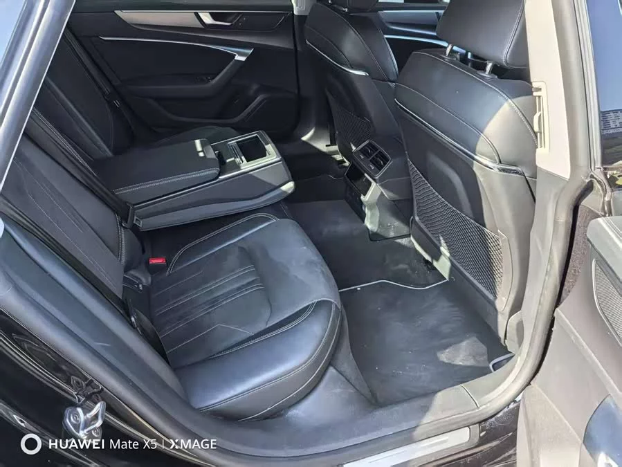 Audi A7L