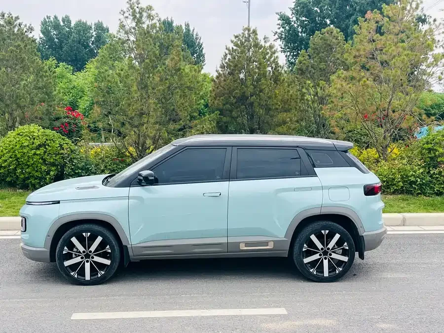 Geely ICON