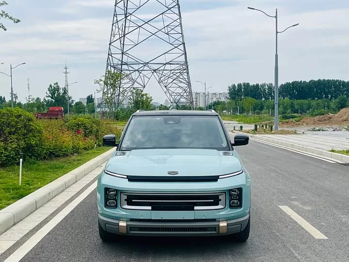Geely ICON