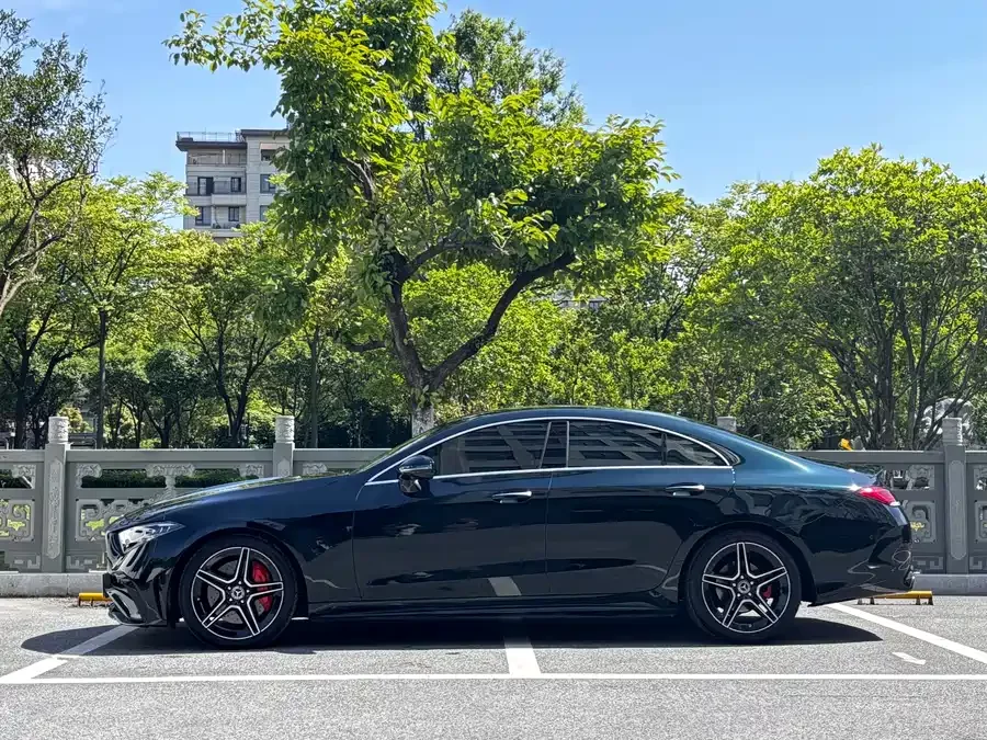 Mercedes Benz CLS