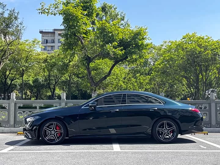 Mercedes-Benz CLS