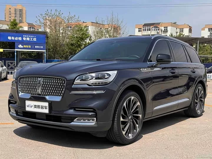 Lincoln aviator