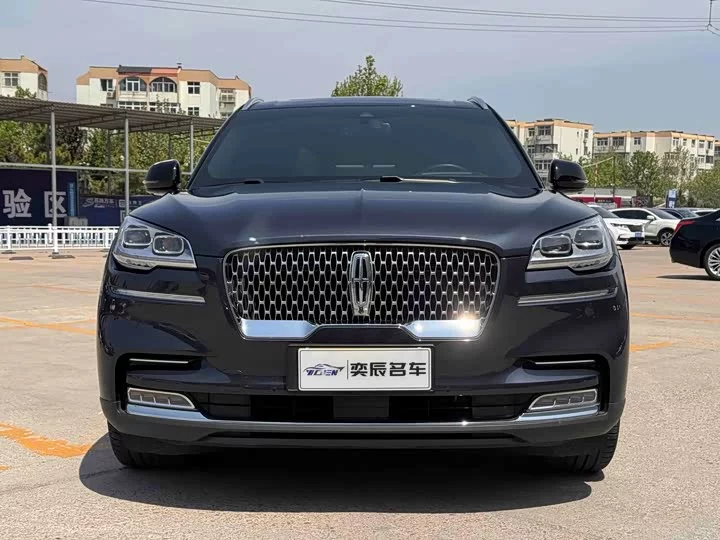 Lincoln aviator