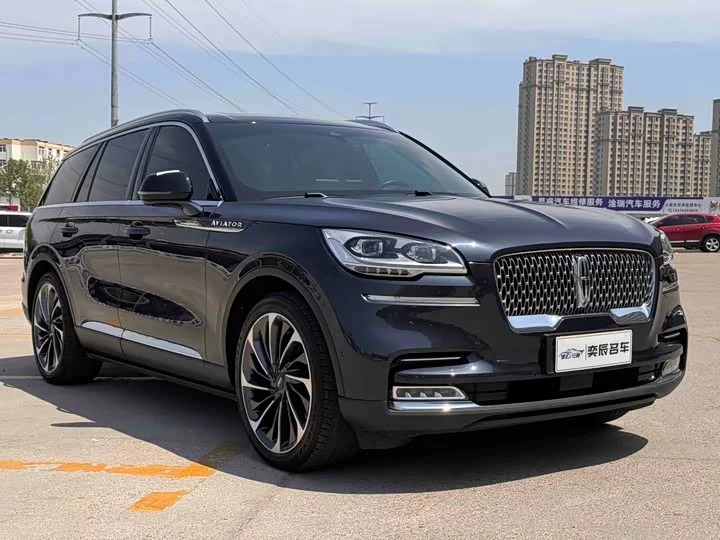 Lincoln aviator