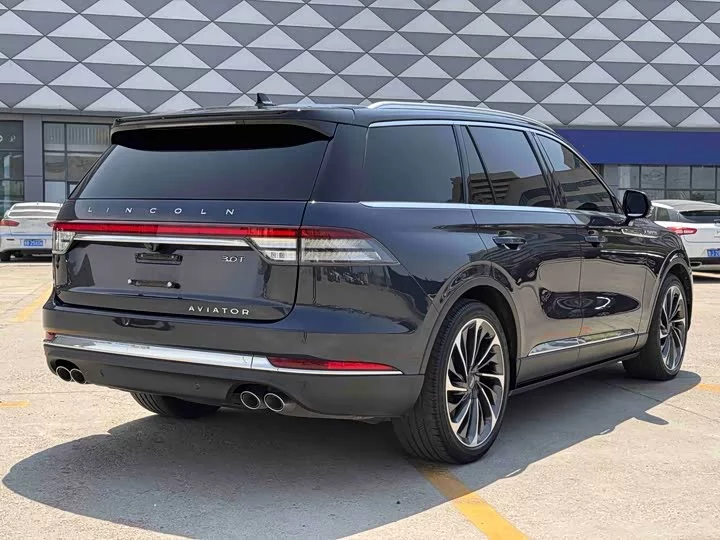 Lincoln aviator