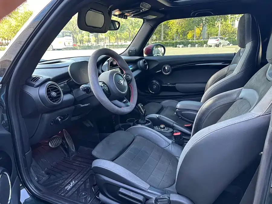 MINI JCW