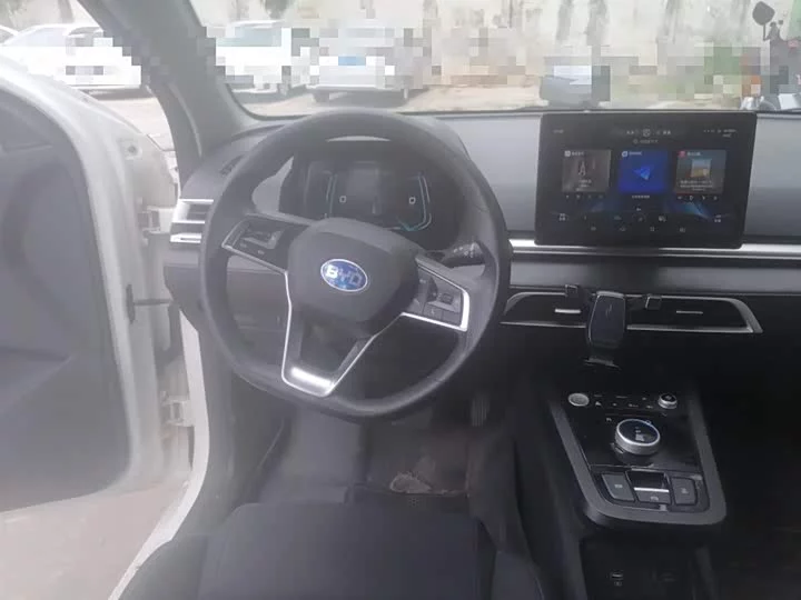 BYD e2
