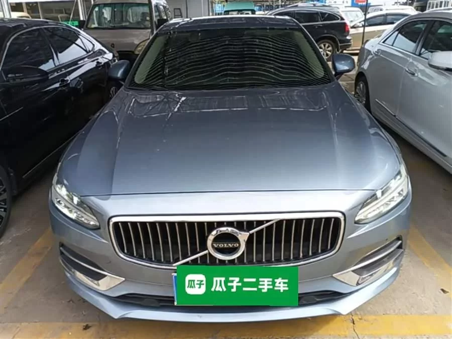 Volvo S90