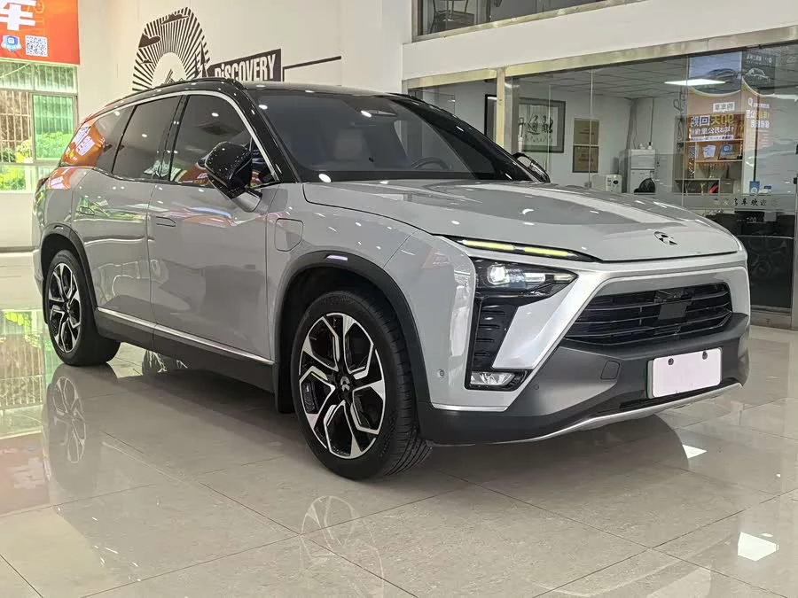 NIO ES8